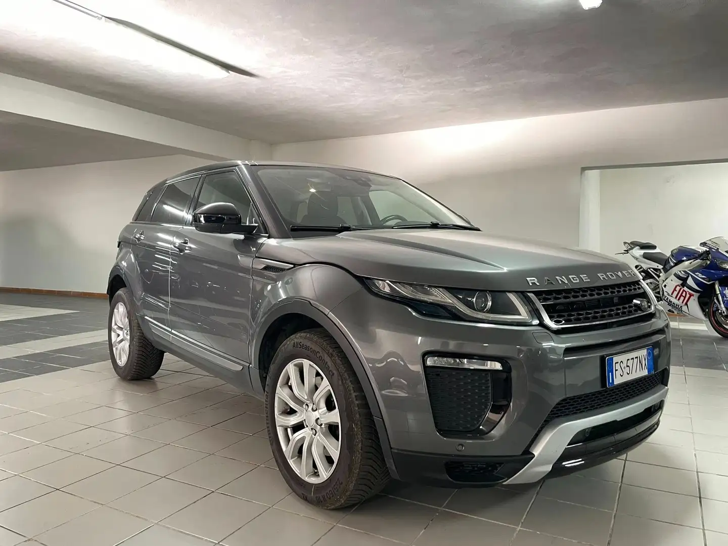 Land Rover Range Rover Evoque Grijs - 1