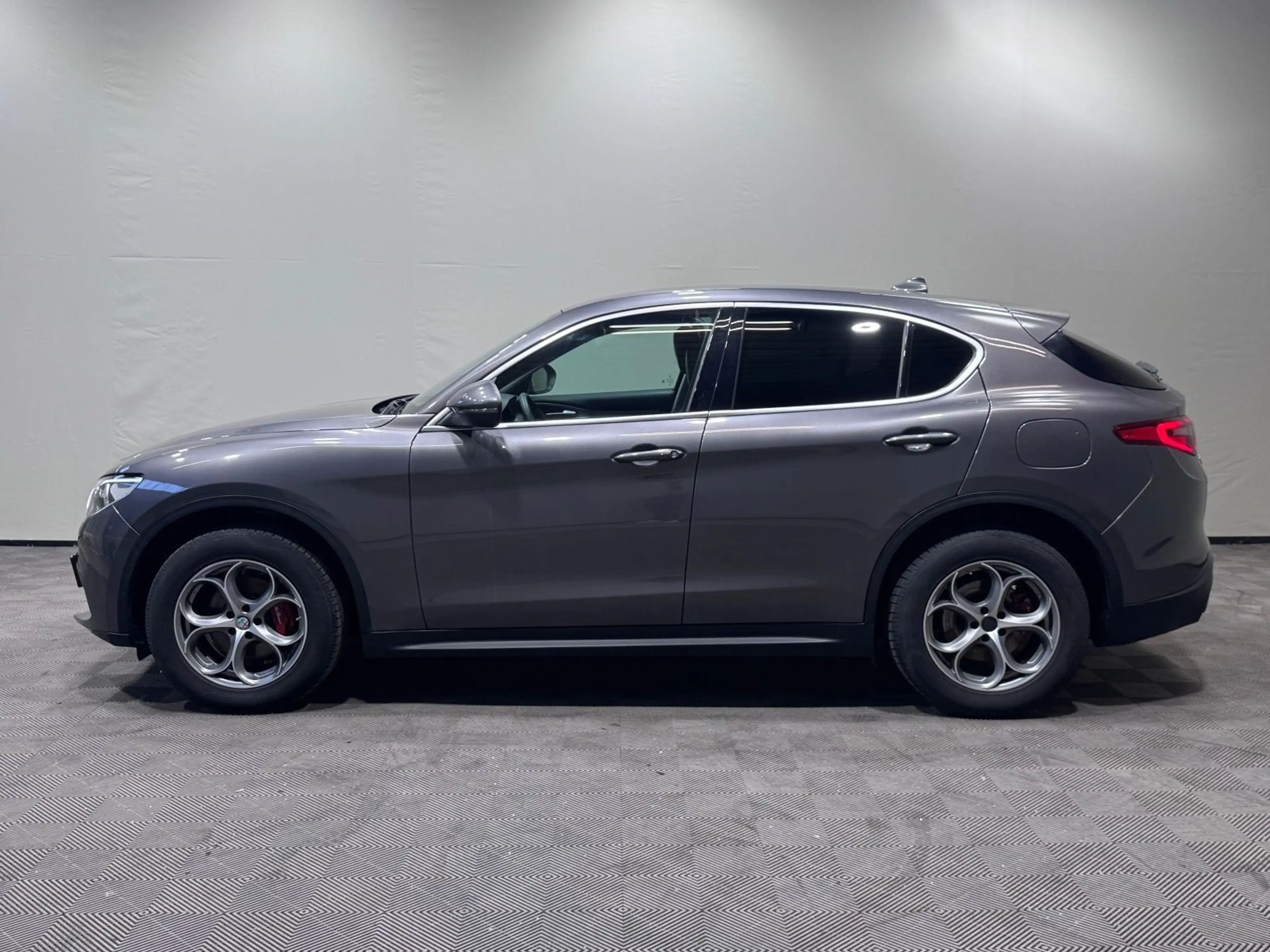 Alfa Romeo Stelvio 2.0 Turbo 16V Super Q4 | NUR HÄNDLER! — photo 3