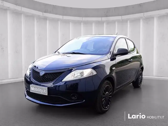 Lancia Ypsilon 1.0 firefly hybrid Silver s&s 70cv