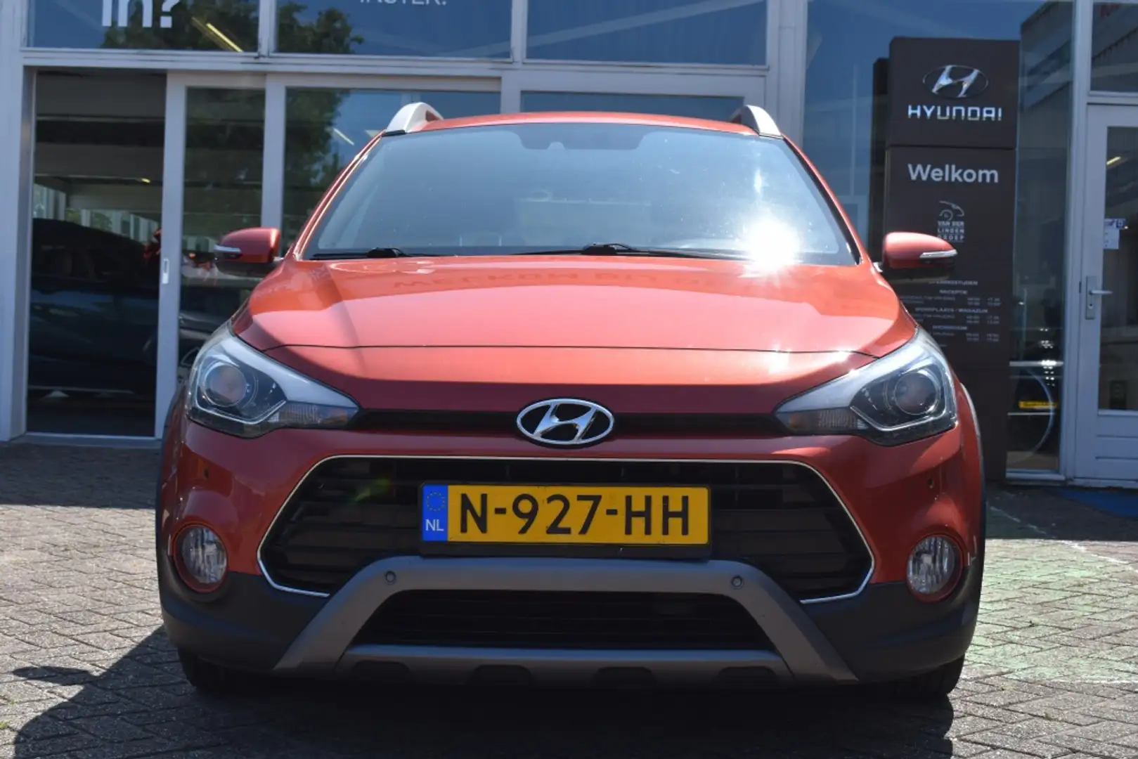 Hyundai i20 1.0 T-GDI Active 120PK! Navi/Cam/Winter "RIJKLAARP Oranje - 2