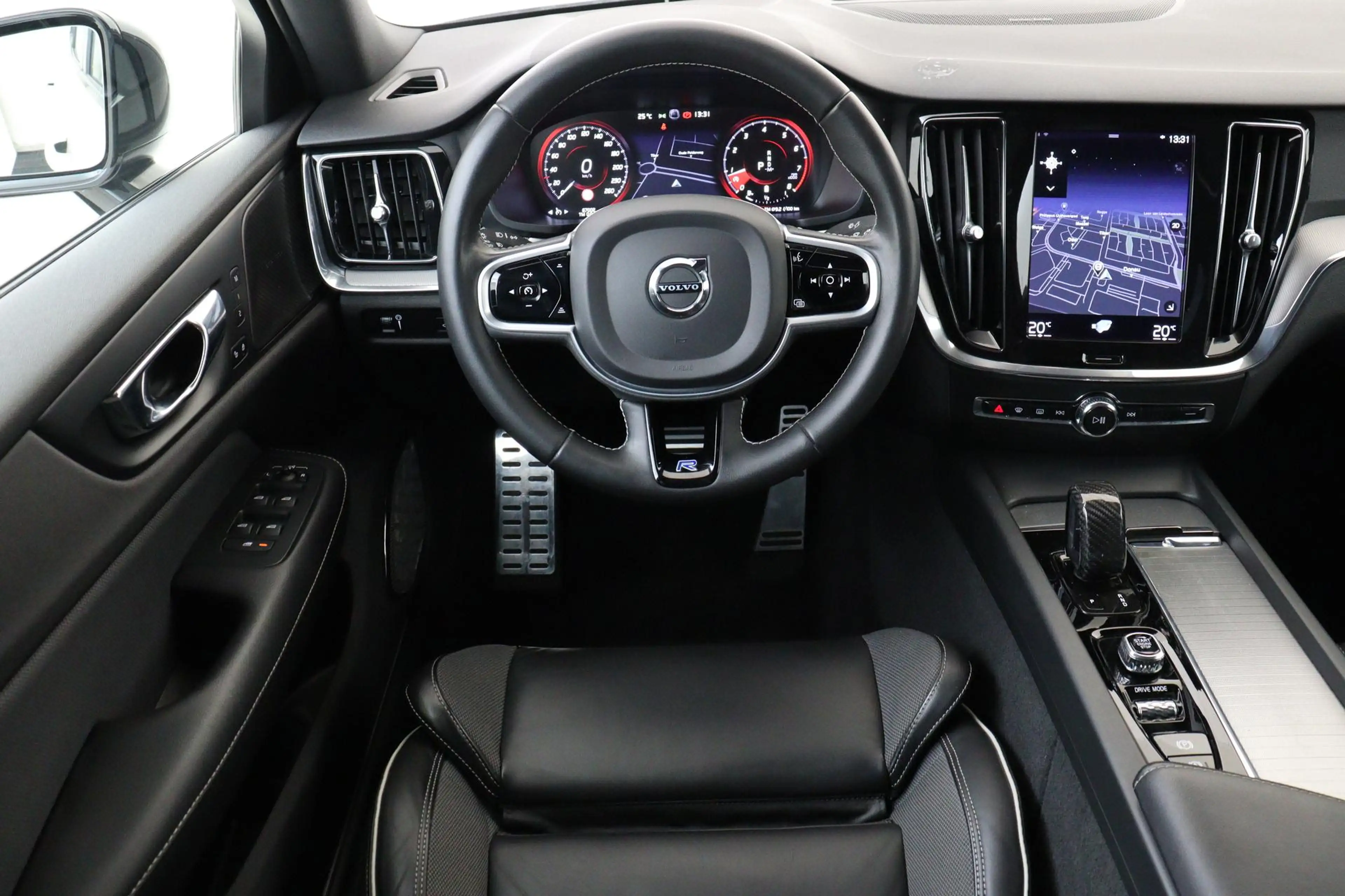 Volvo S60 B4 (M-HYBRID) R-DESIGN -PANO.DAK|HARMAN/KARDON|CAM — photo 2