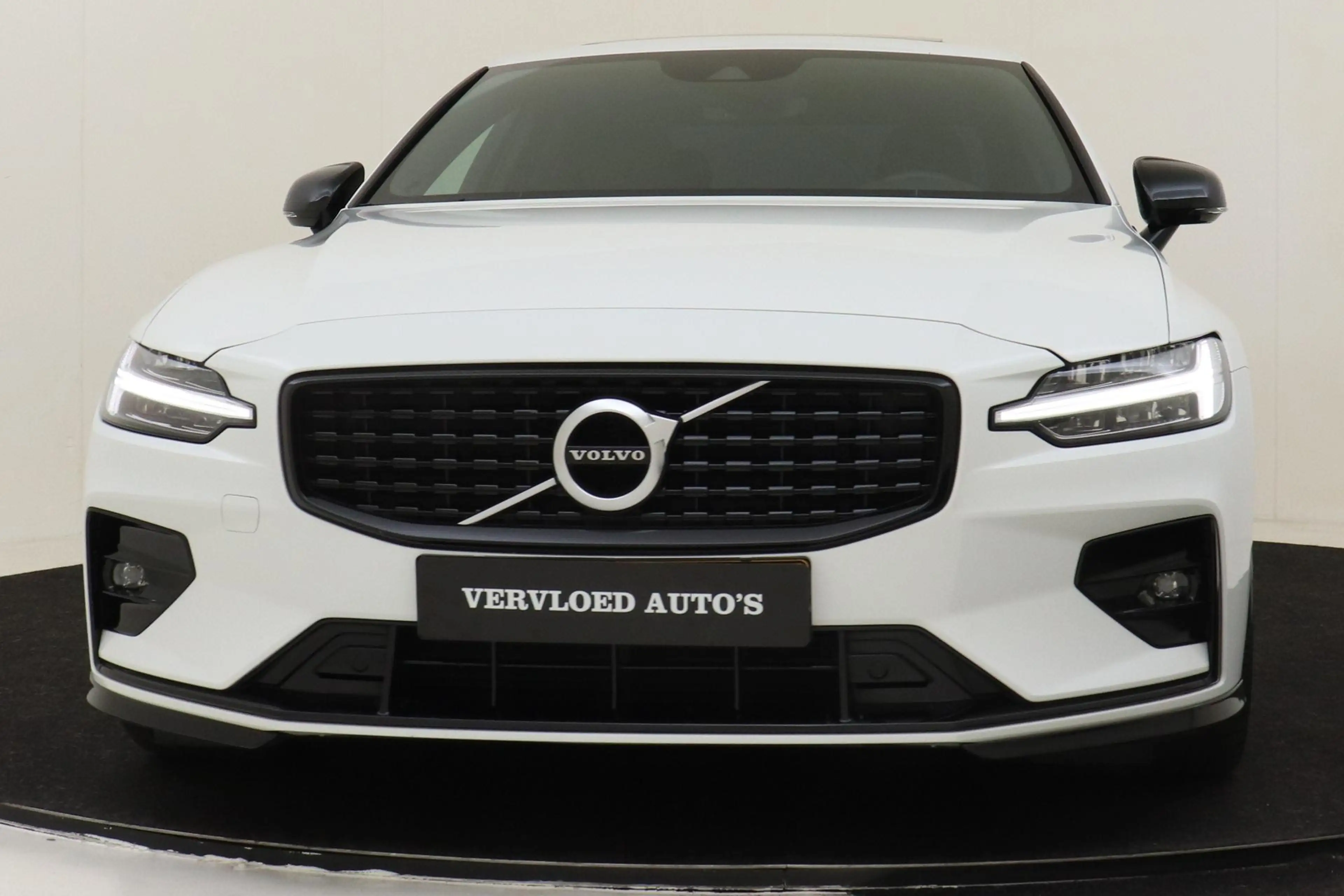 Volvo S60 B4 (M-HYBRID) R-DESIGN -PANO.DAK|HARMAN/KARDON|CAM — photo 9