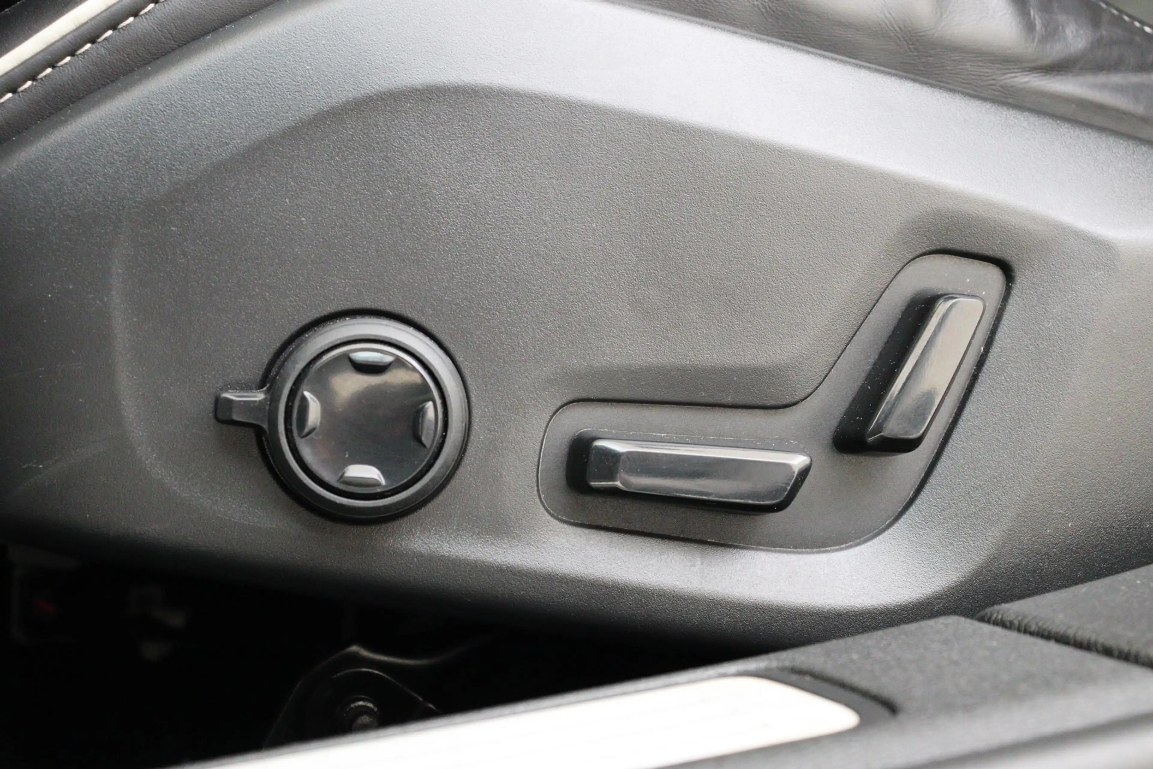 Volvo S60 B4 (M-HYBRID) R-DESIGN -PANO.DAK|HARMAN/KARDON|CAM — photo 14