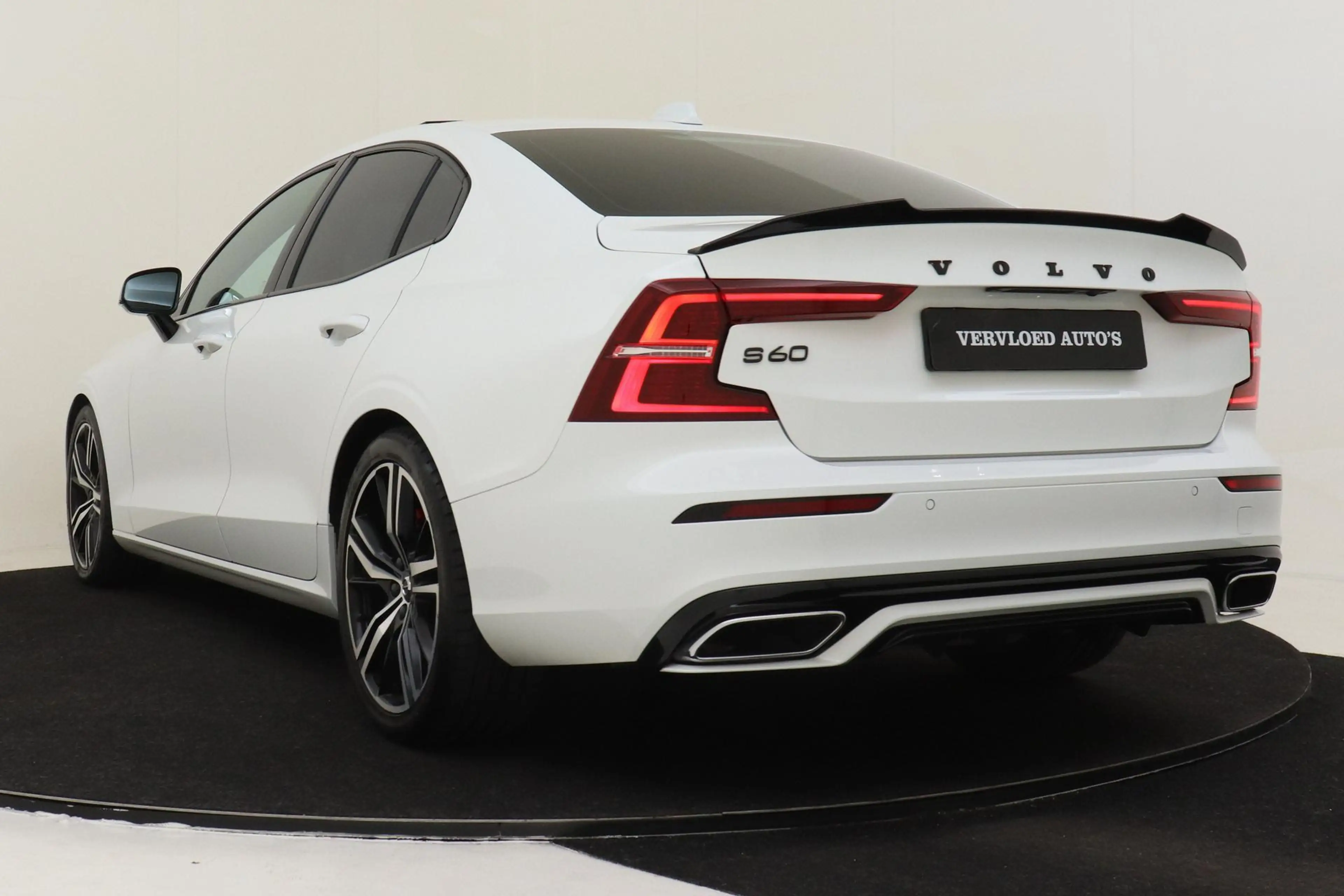 Volvo S60 B4 (M-HYBRID) R-DESIGN -PANO.DAK|HARMAN/KARDON|CAM — photo 5