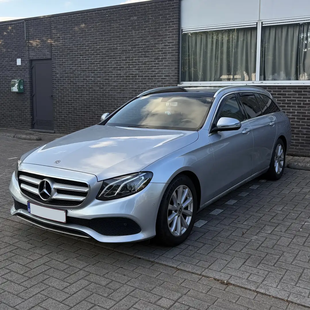Mercedes-Benz E 220 d 4Matic T 9G-TRONIC Gris - 1