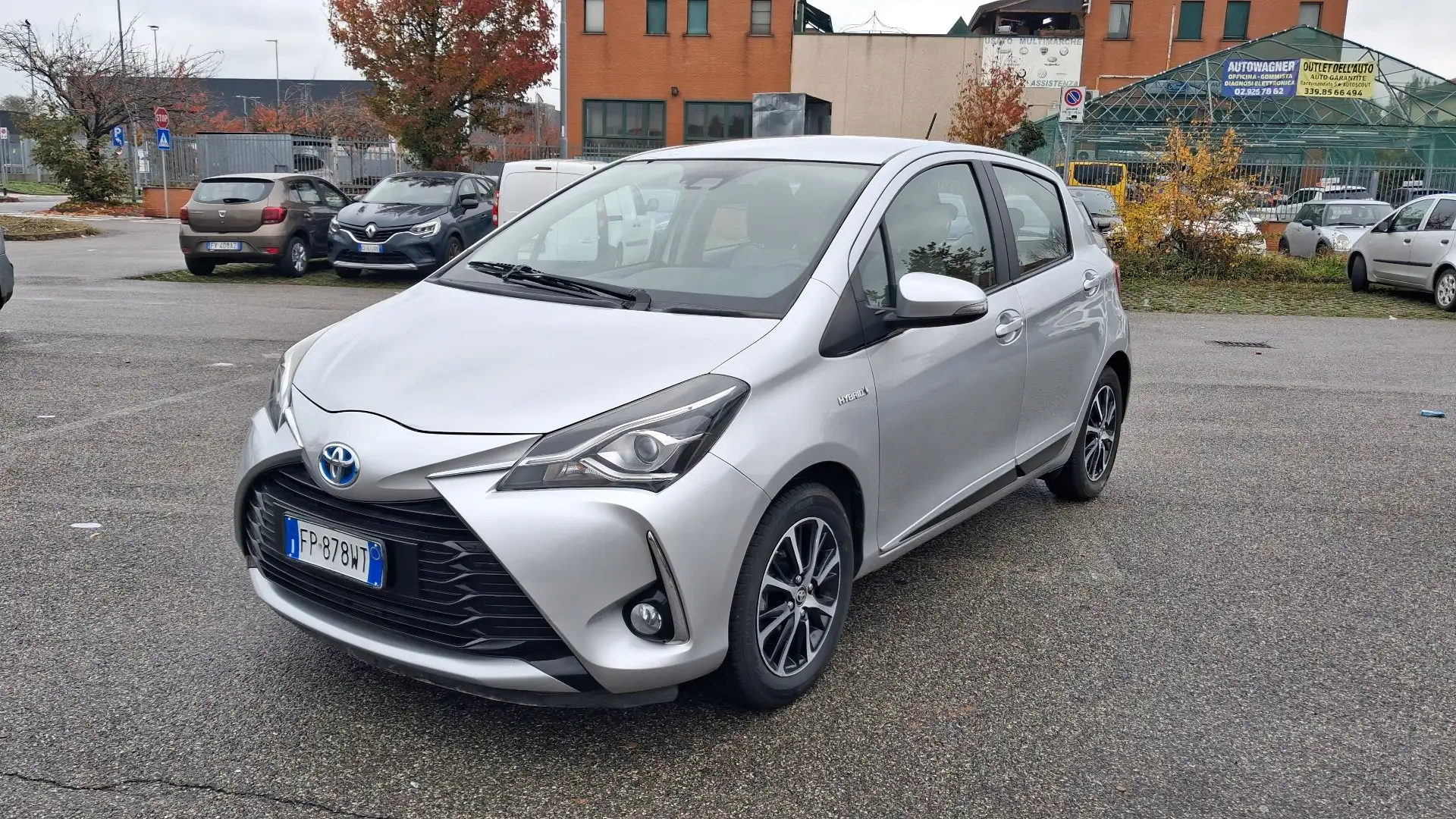 Toyota Yaris Yaris III 2017 5p 1.5h business -NO VINCOLO FINANZ Argent - 1