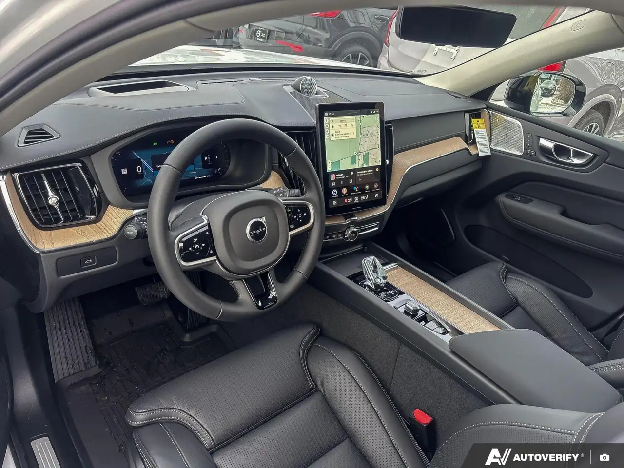 Volvo XC60 снимка Volvo XC60