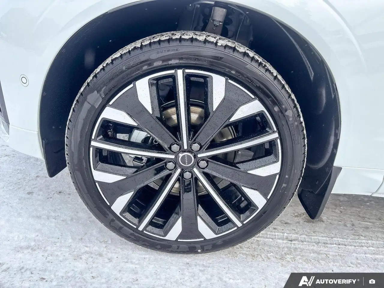 Volvo XC60 снимка Volvo XC60