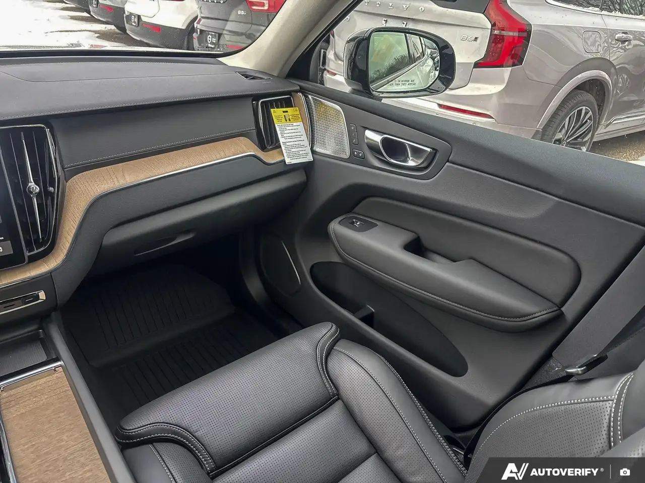 Volvo XC60 снимка Volvo XC60