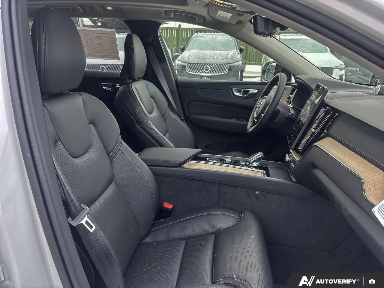 Volvo XC60 снимка Volvo XC60