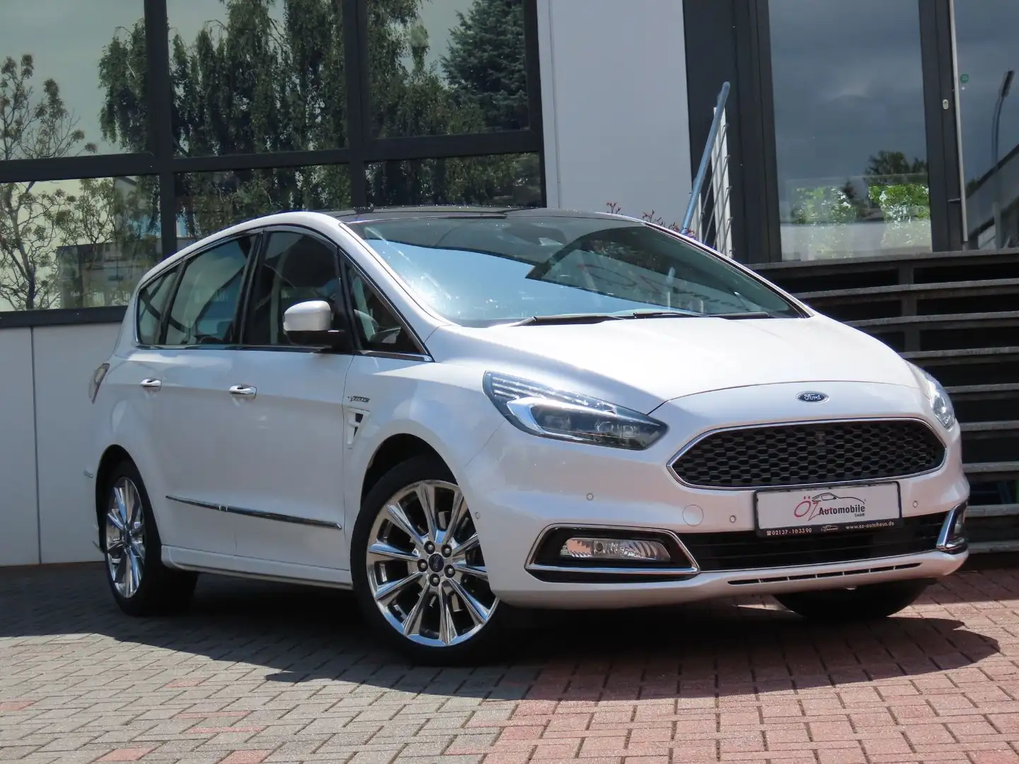 Ford S-Max 2,0TDCi Bi-Turbo 154kW Vignale PShift Pano Weiß - 1