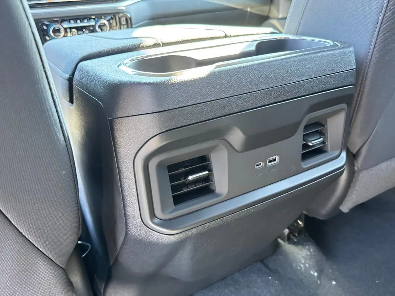 Chevrolet Silverado 1500 photo Chevrolet Silverado 1500