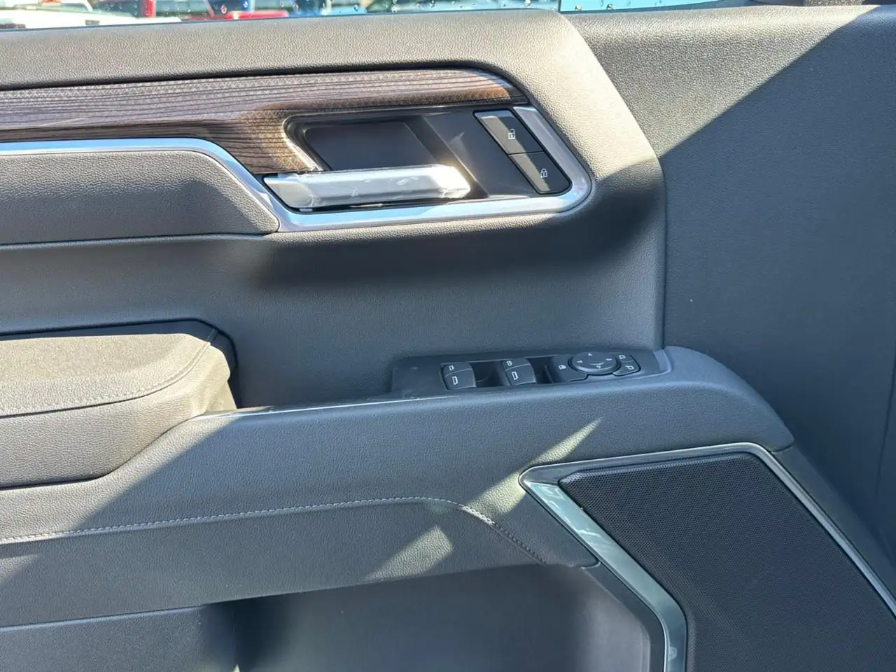 Chevrolet Silverado 1500 photo Chevrolet Silverado 1500