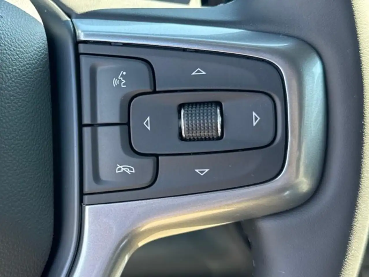 Chevrolet Silverado 1500 photo Chevrolet Silverado 1500