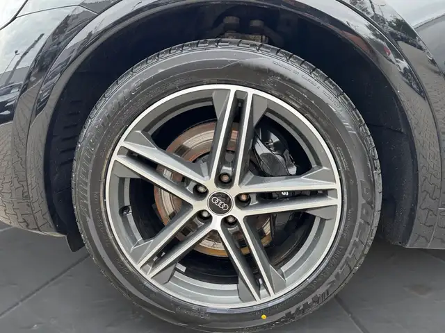 Audi SQ5 view 15