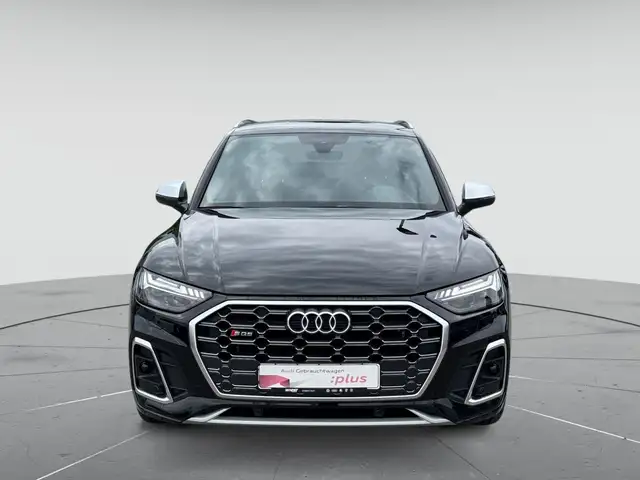 Audi SQ5 view 2