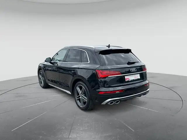 Audi SQ5 view 3