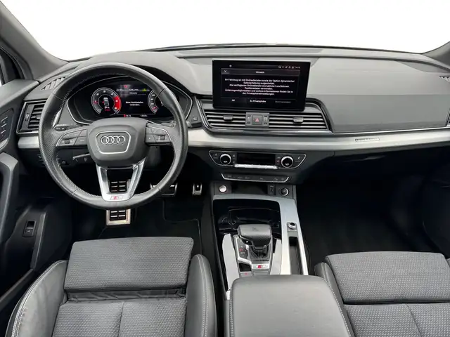 Audi SQ5 view 8