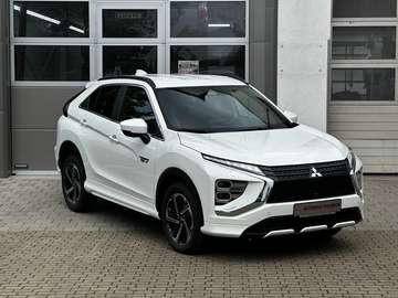 Plus Select Black Hybrid 4WD