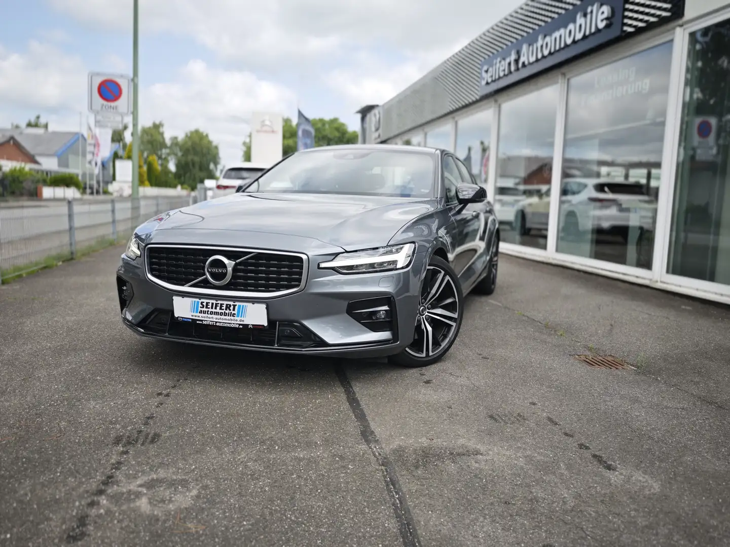 Volvo S60 Lim. R-Design R Design Grey - 1