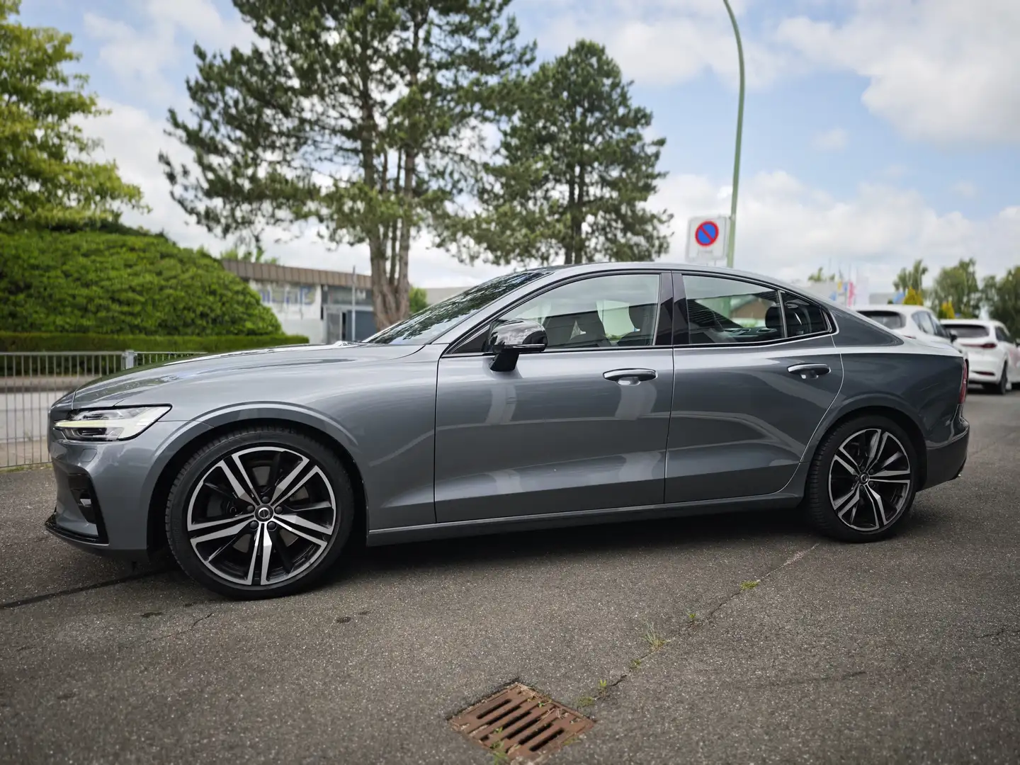Volvo S60 Lim. R-Design R Design Grey - 2