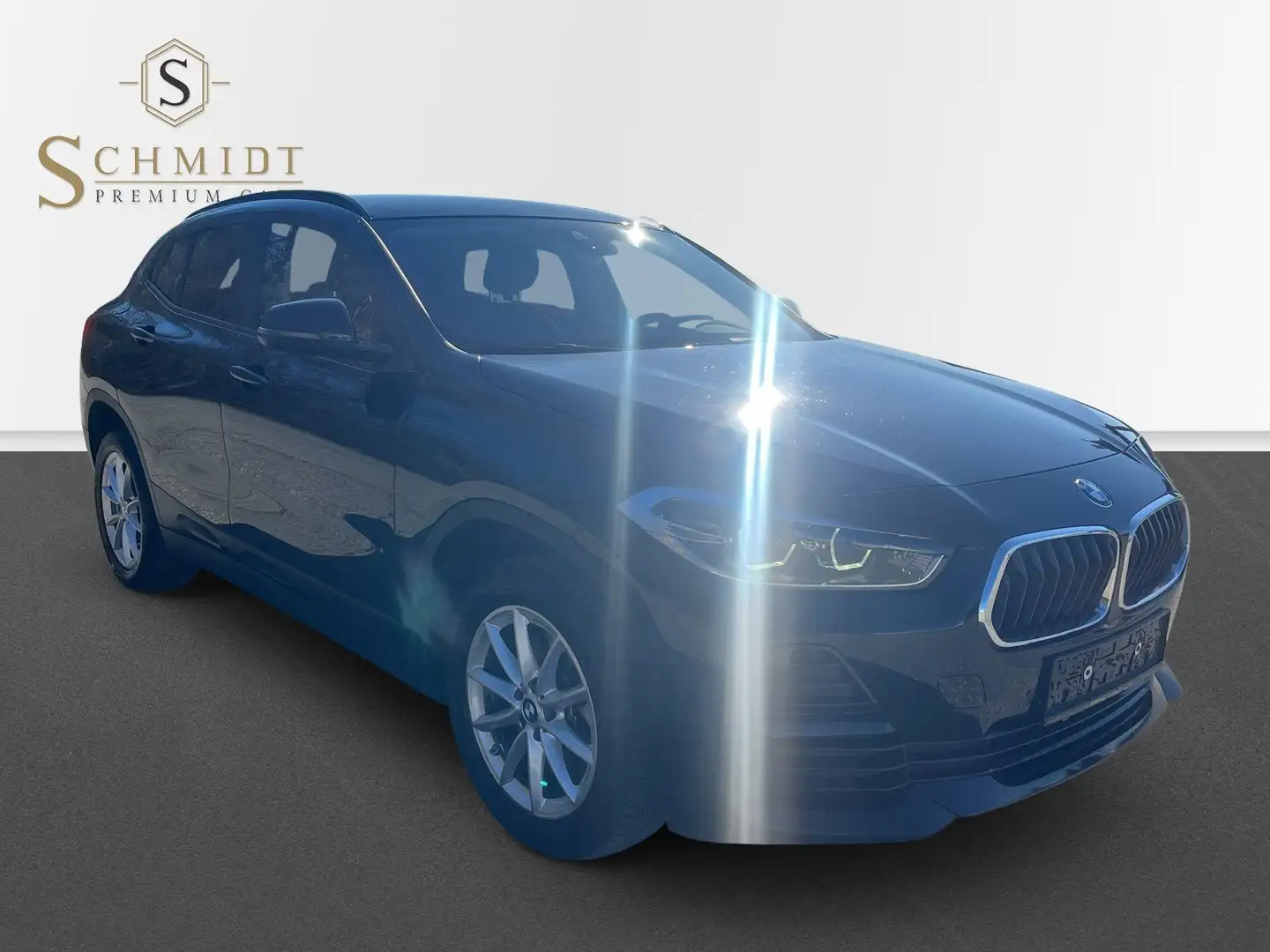 BMW X2 xDrive20d vantage Schwarz - 2