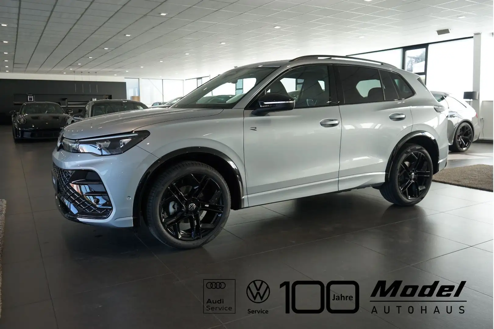 Volkswagen Tiguan 1.5 eTSI R-Line | Black Style | Pano | 20 Silber - 1