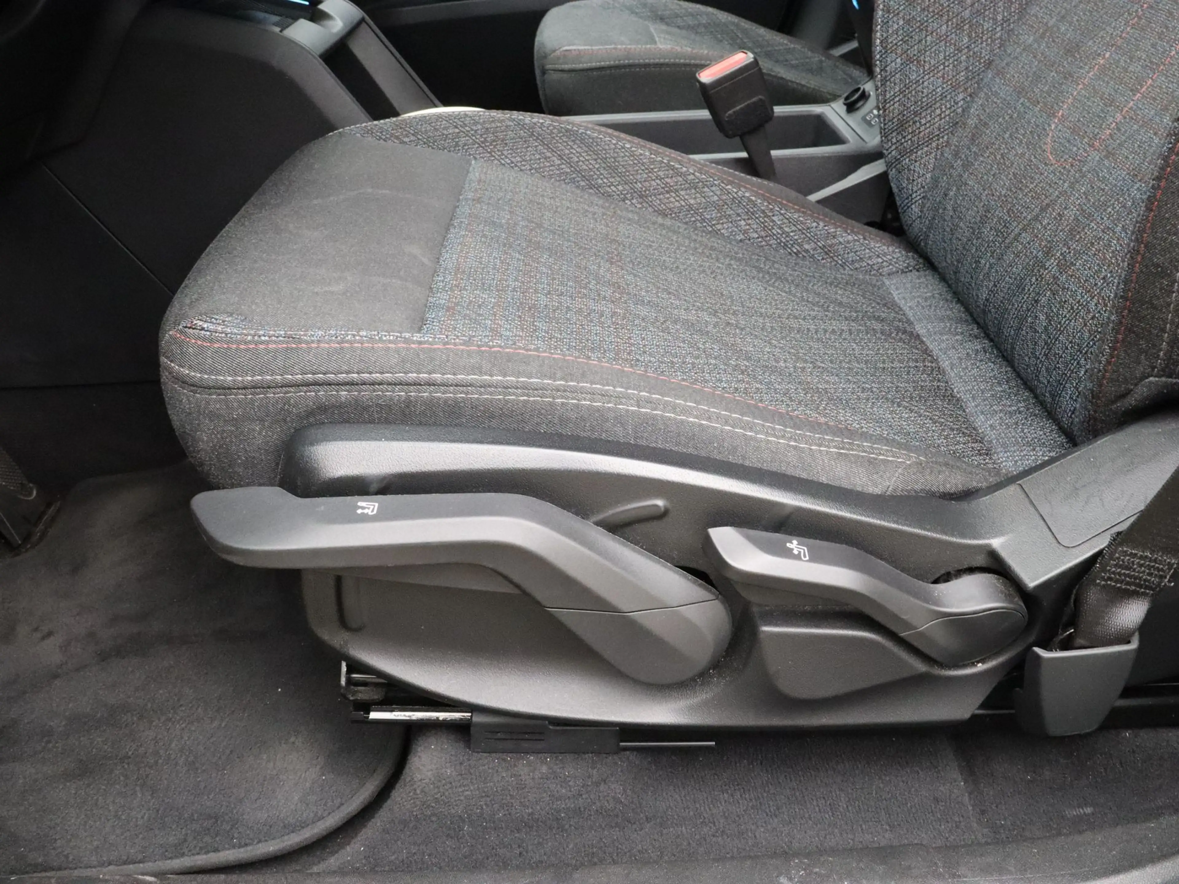 MINI Countryman E Essential Pakket XS — photo 15