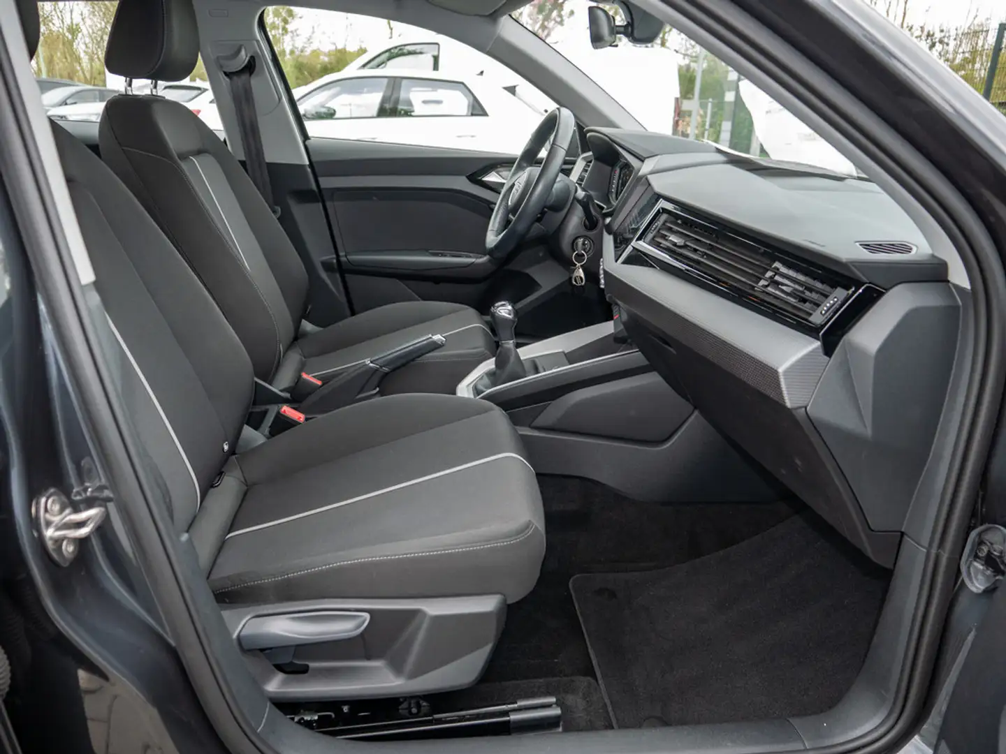 Audi A1 Sportback 30TFSI LED KLIMA PDC SHZ Gris - 2
