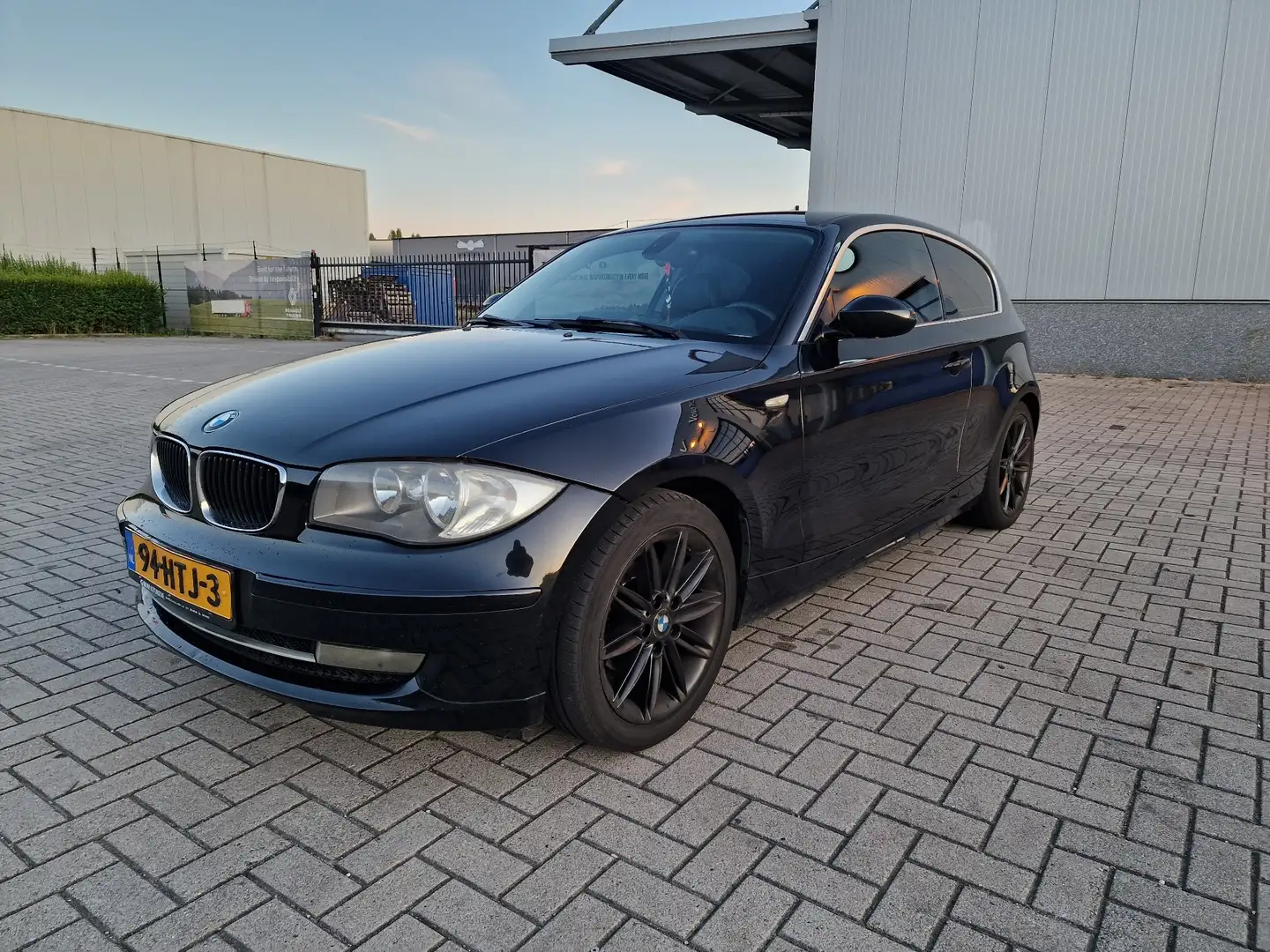 BMW 116 116i Business Line Zwart - 1