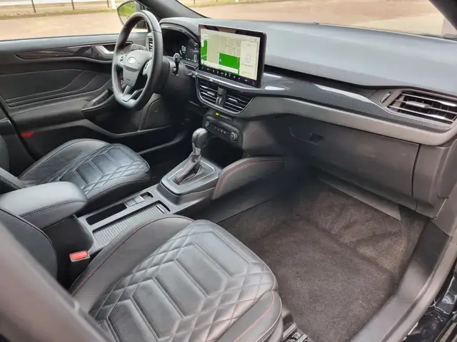 Ford Focus view 23