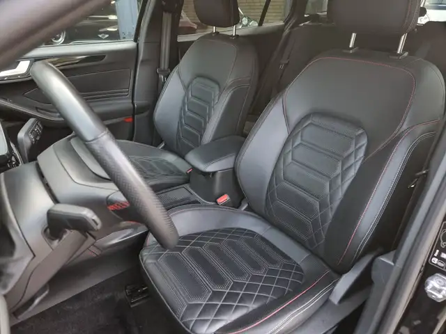 Ford Focus view 14