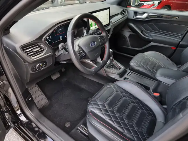 Ford Focus view 13