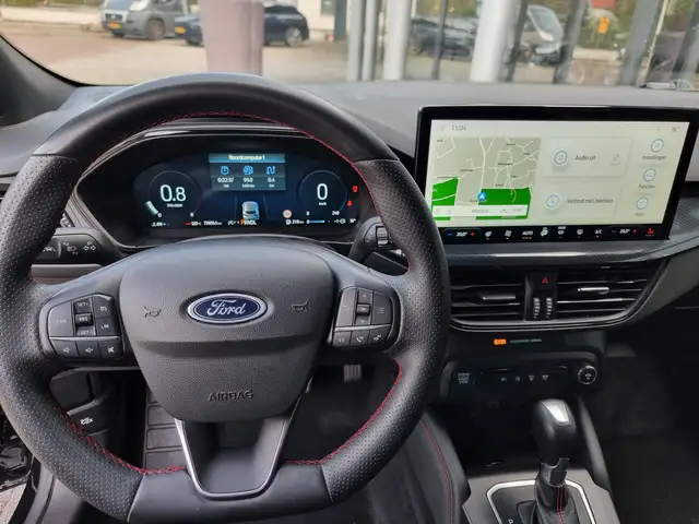 Ford Focus view 15