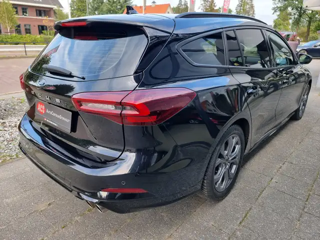 Ford Focus view 10