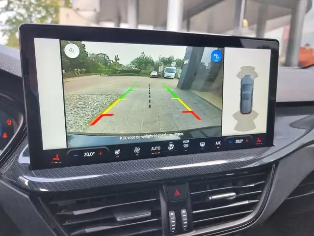 Ford Focus view 18