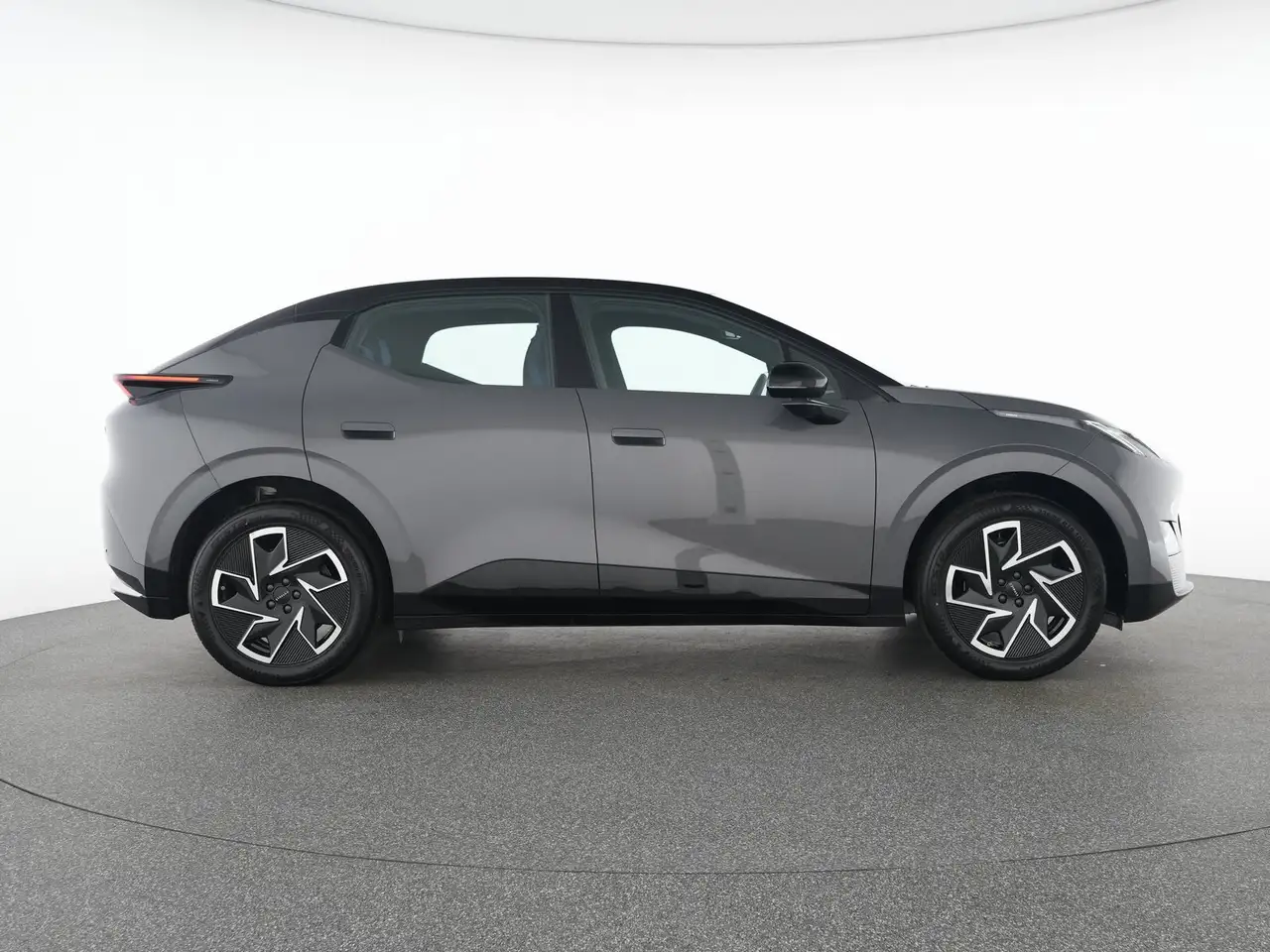 Lynk & Co 02