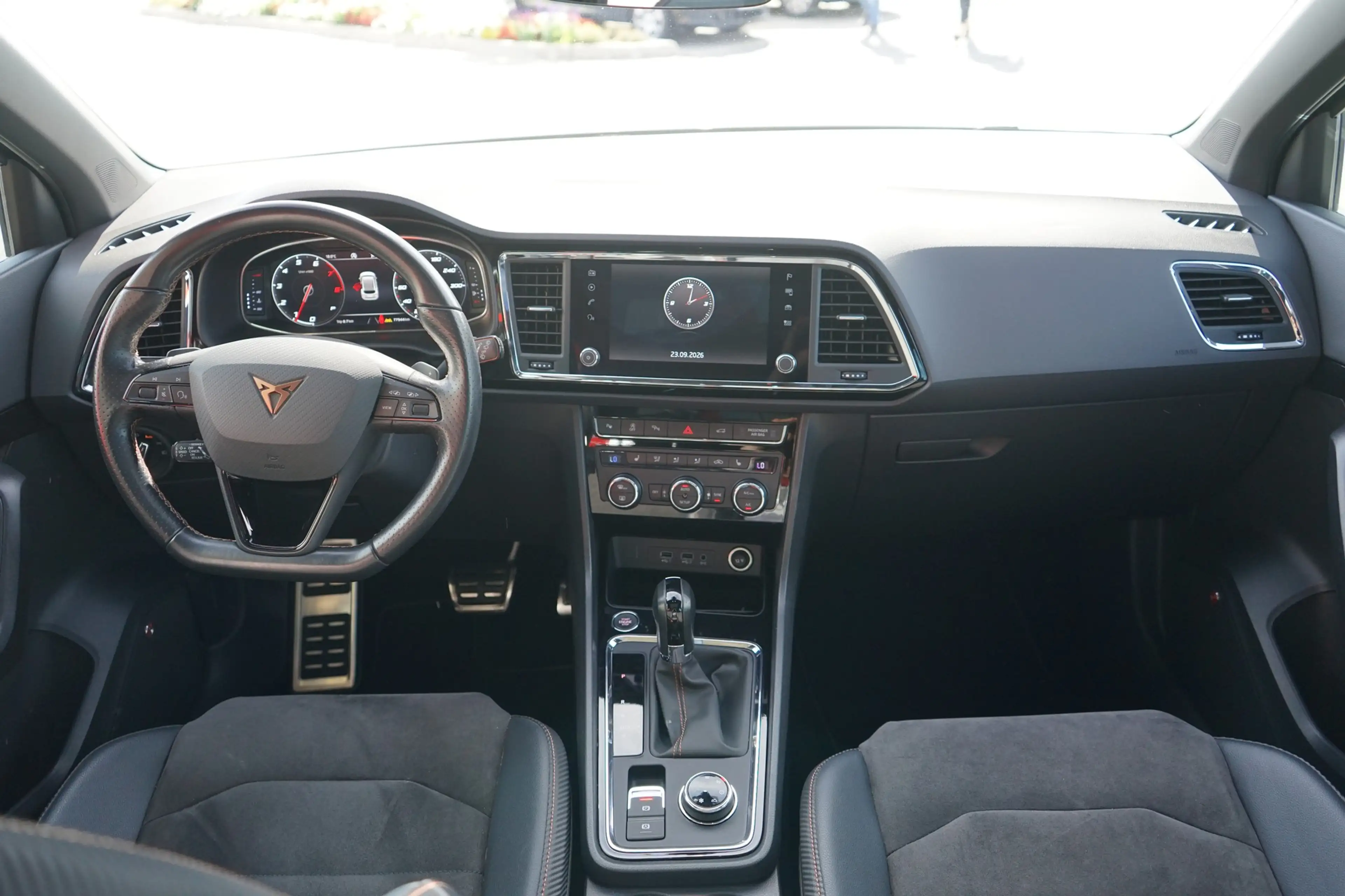 CUPRA Ateca 2.0 TSI 4Drive LED Navi Panorama AHK Beats — photo 11