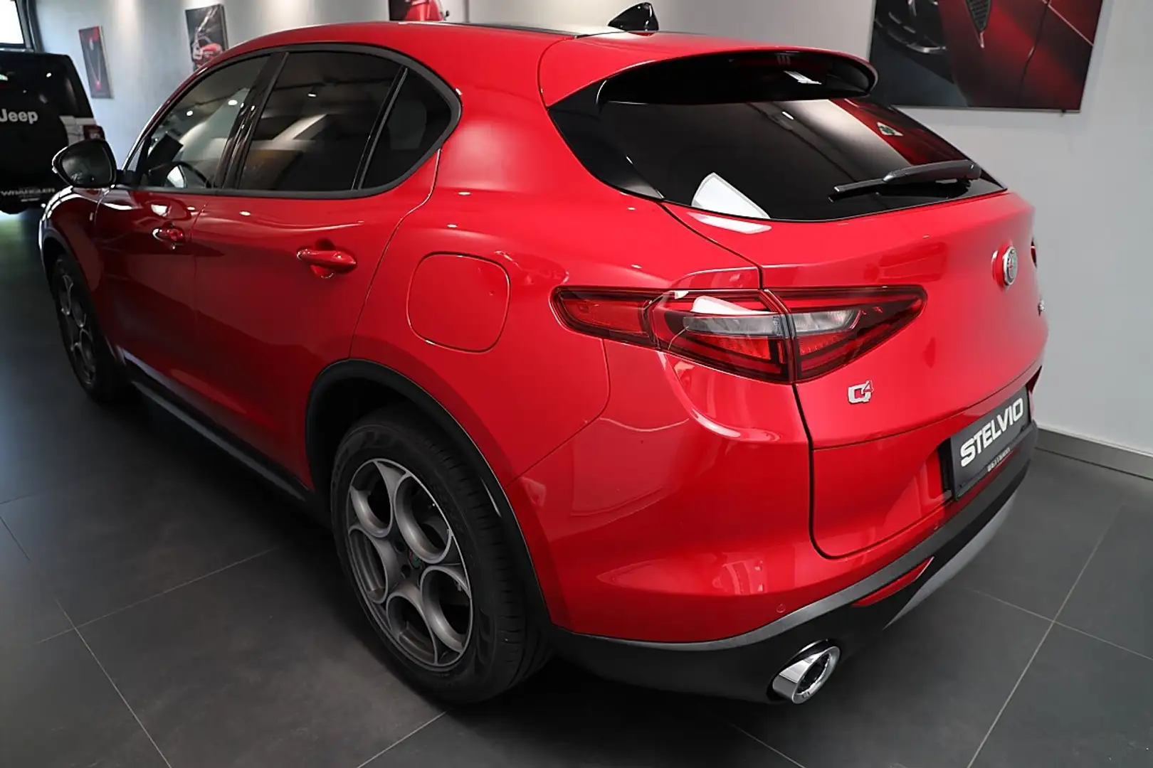 Alfa Romeo Stelvio Magnifica 2,2 ATX AWD Rot - 2