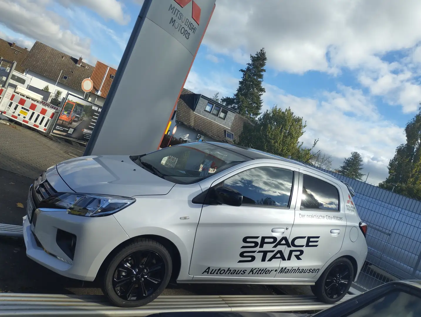 Mitsubishi Space Star Select+ Black "TIEF-PREIS-AKTION" Weiß - 1