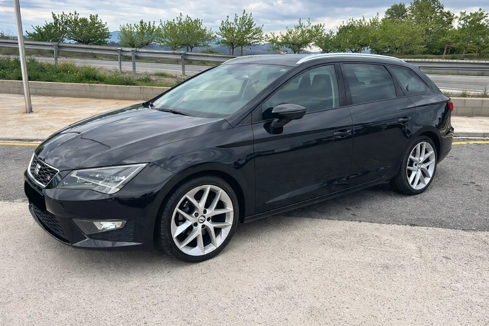 SEAT Leon León ST 1.8 TSI S&S FR DSG7 180 - 1