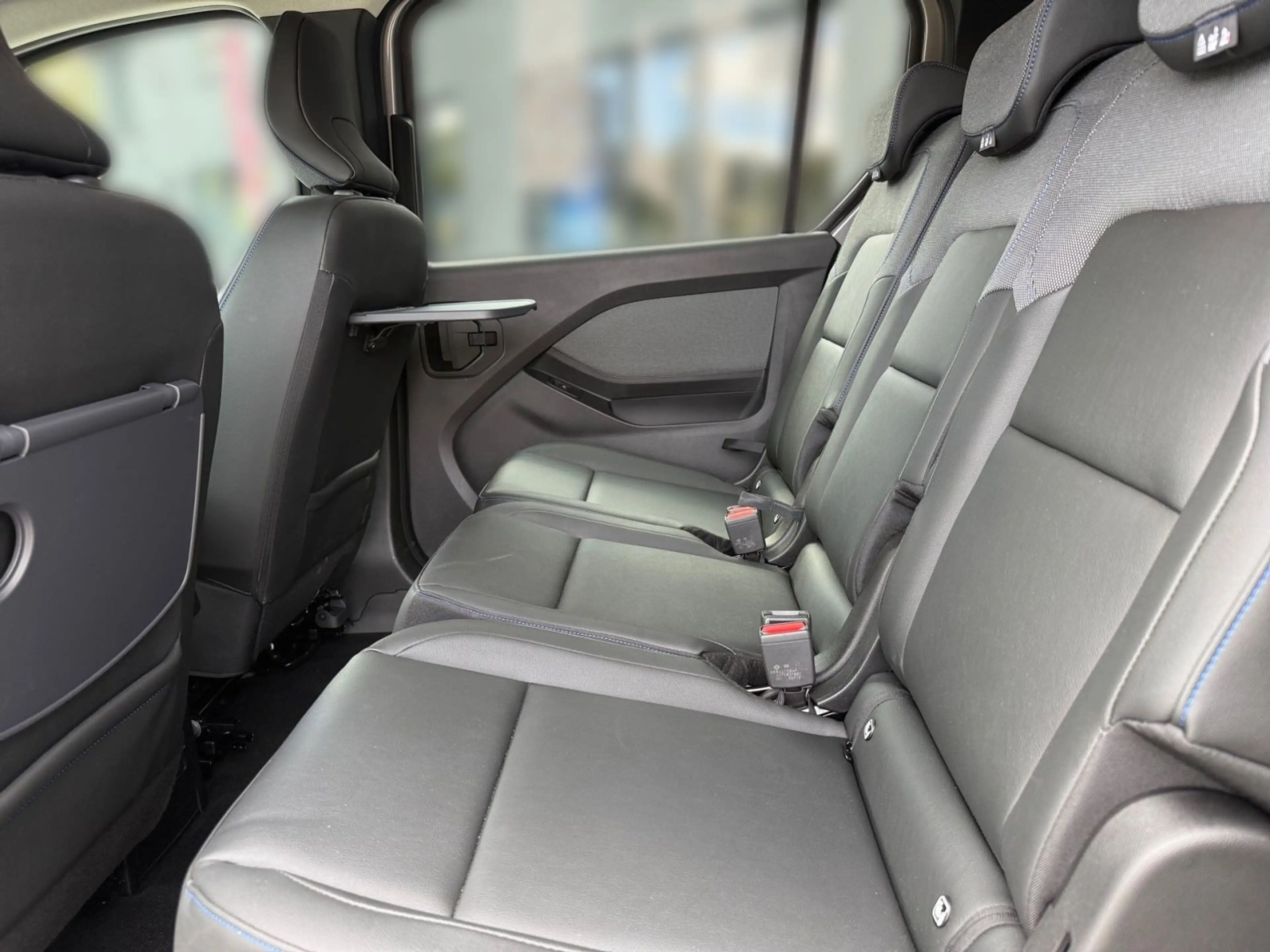 Nissan Townstar DIG-T 130 L2 Tekna, Kamera 360°, 7Sitze — photo 12
