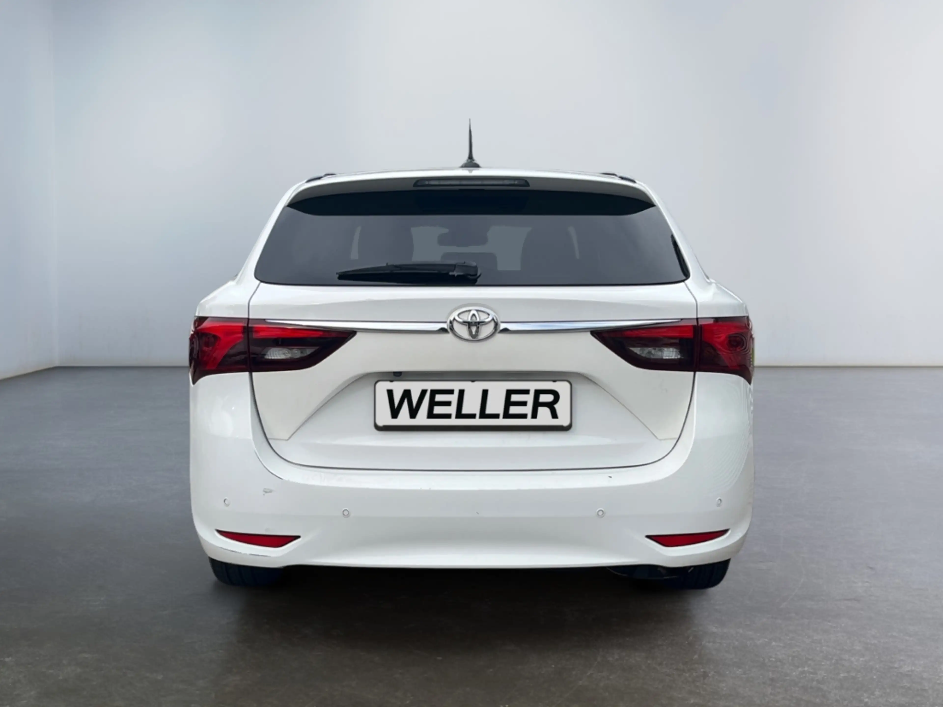 Toyota Avensis Touring Business *LED*R-Kamera*SHZ*Klima* — photo 6