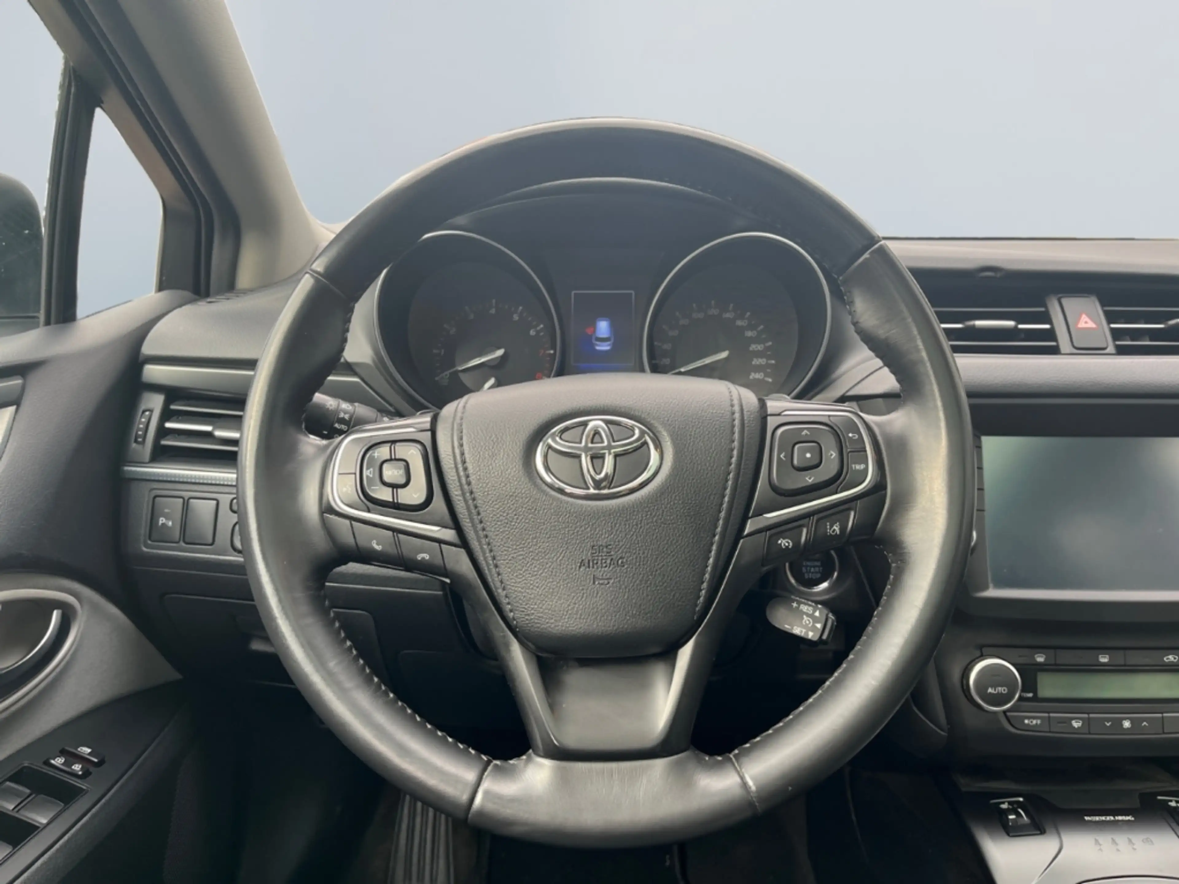 Toyota Avensis Touring Business *LED*R-Kamera*SHZ*Klima* — photo 12