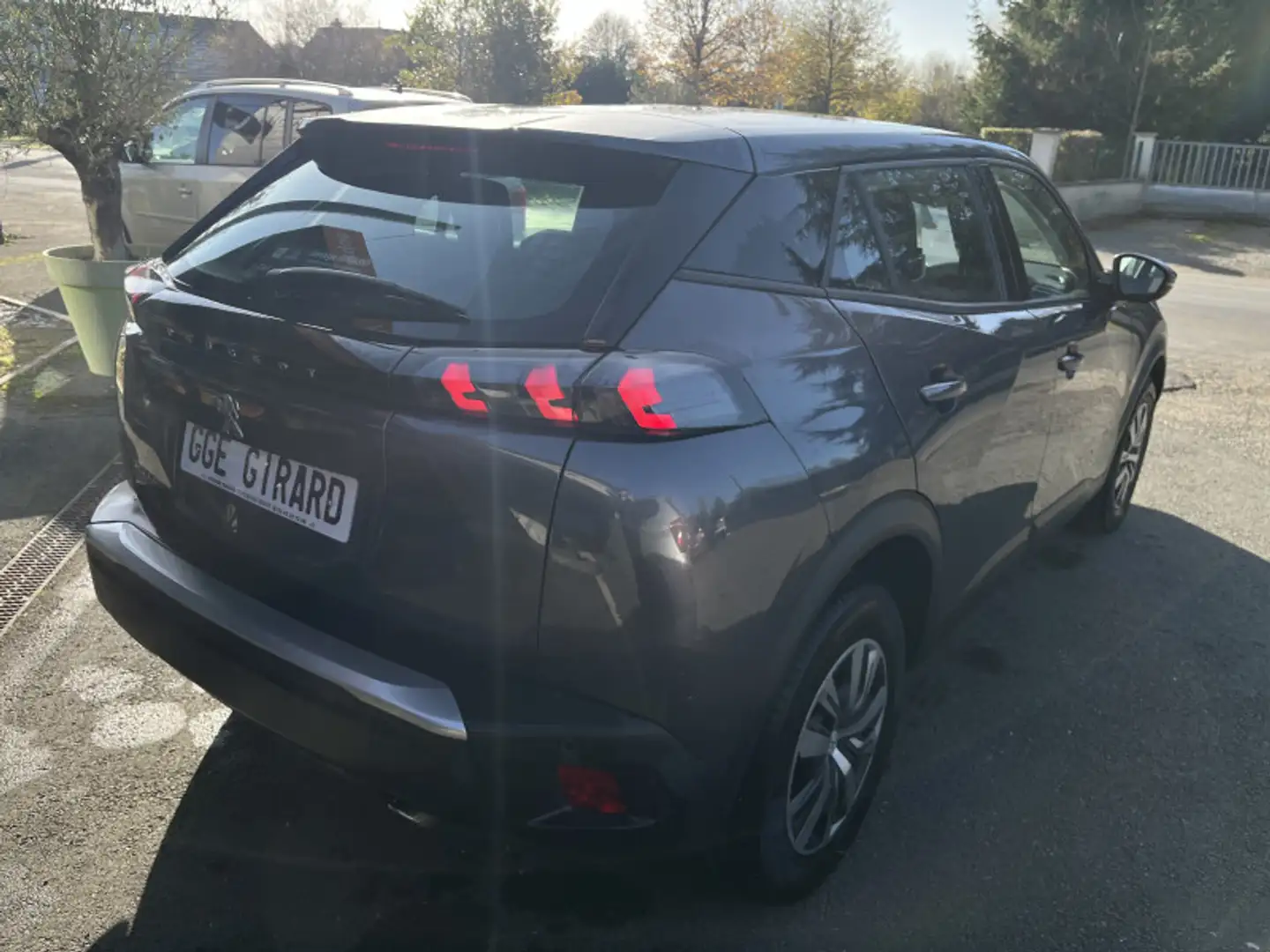 Peugeot 2008 1.5 BLUEHDI 130CH S\u0026S ACTIVE BUSINESS EAT8 Gris - 2