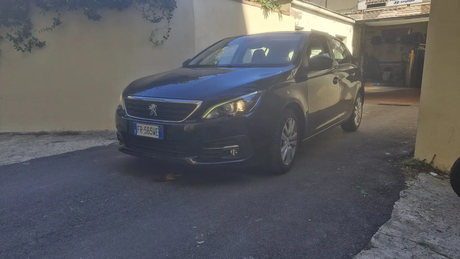 Peugeot 308 5p 1.5 bluehdi Tech Edition s&s 130cv - 1