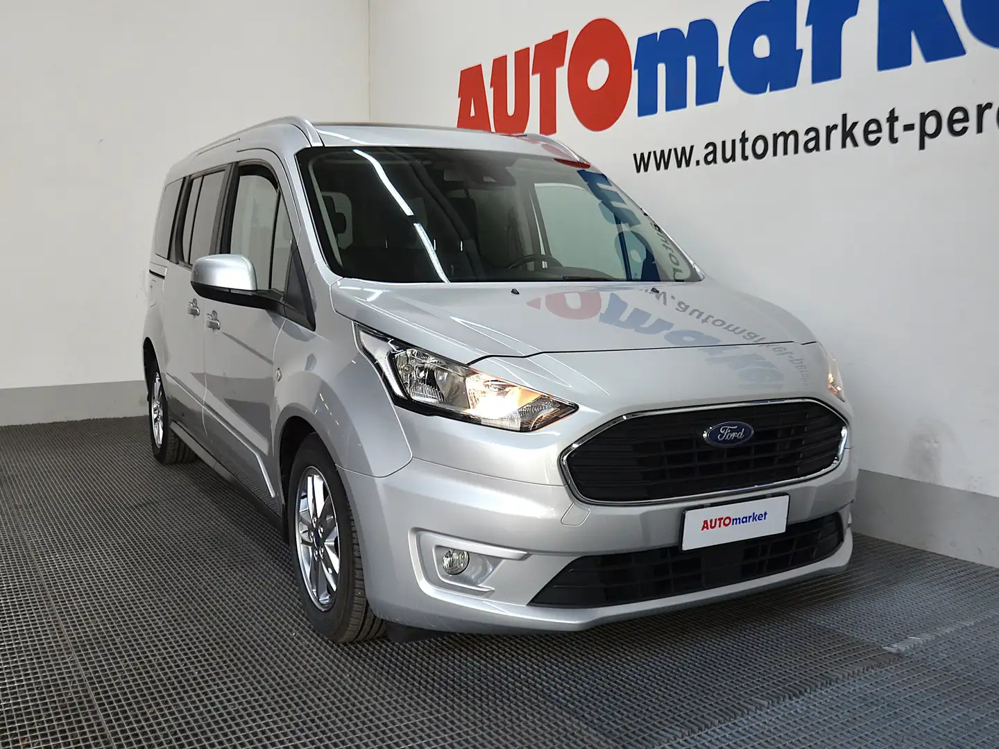 Ford Grand Tourneo Connect 1.5 TDCI Titanium Powershift Silber - 2