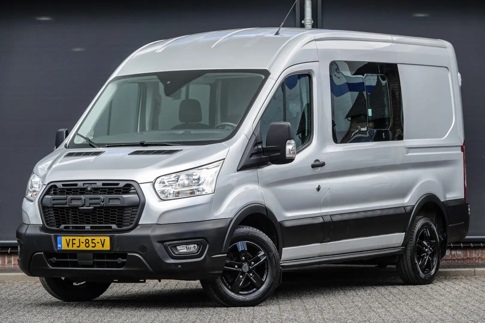 Ford Transit L2H2 2.0Tdci 130Pk | Dubbel Cabine | 5-Persoons | Zilver - 1