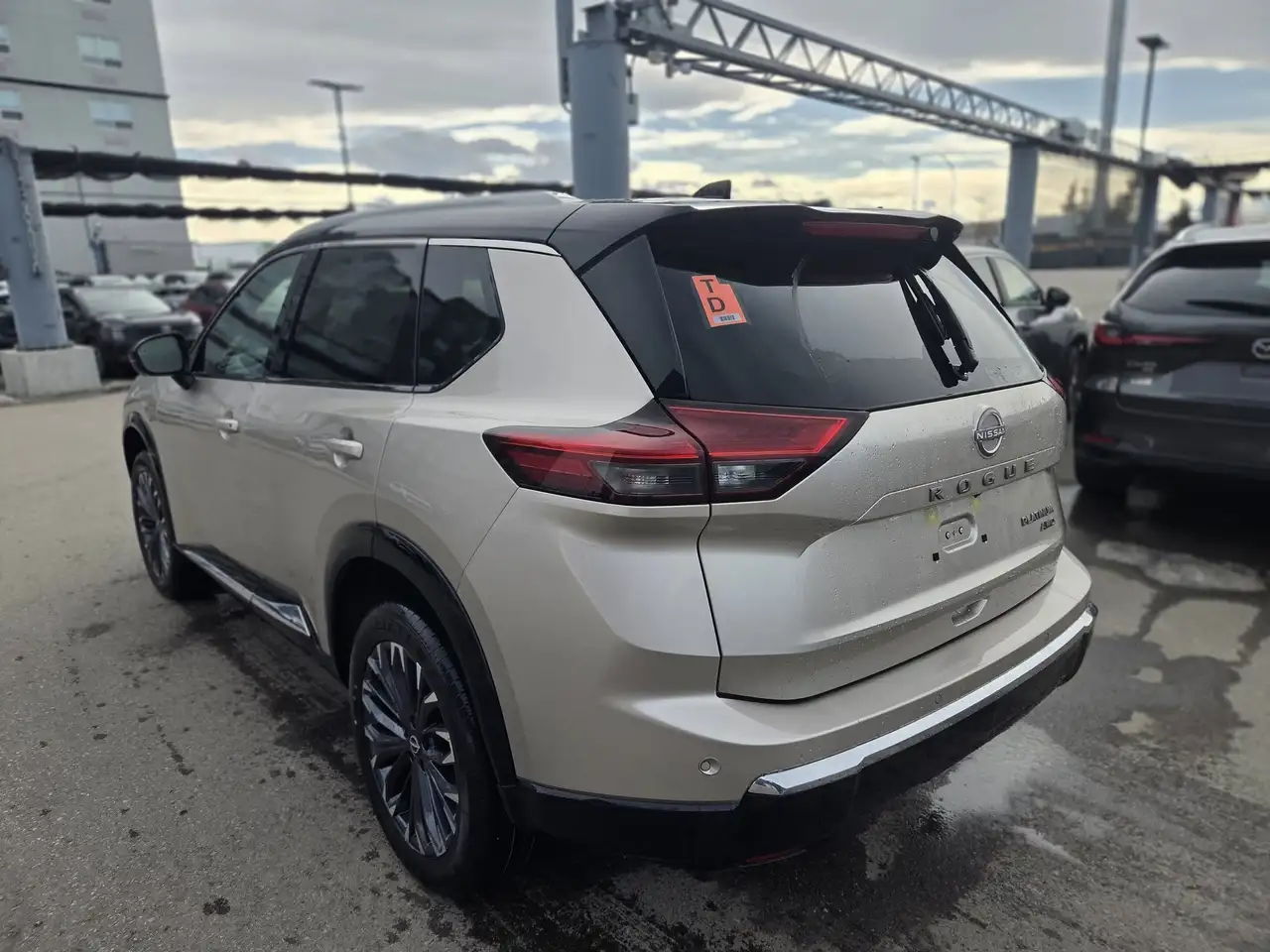 Nissan Rogue снимка Nissan Rogue