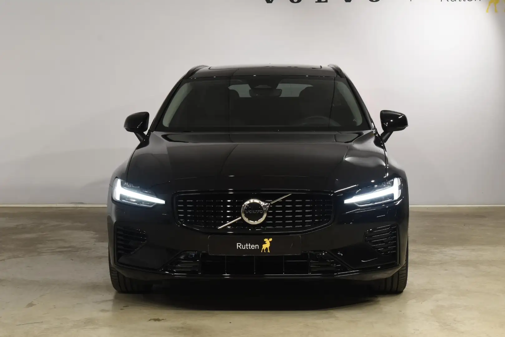 Volvo V60 T6 350PK AWD Ultra Dark / Navigatie / Adaptieve Cr Nero - 2